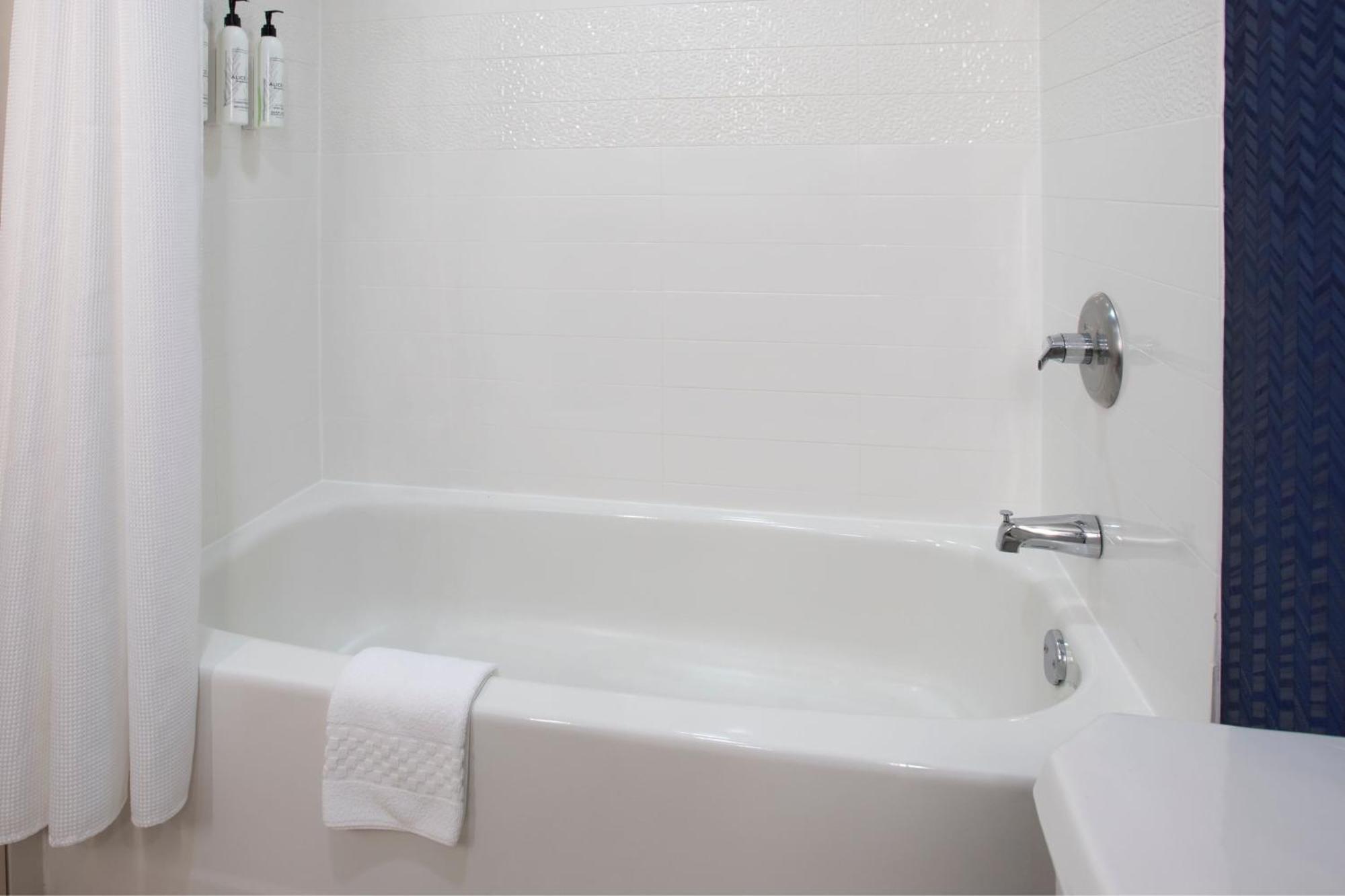 Fairfield By Marriott Rochester Henrietta/University Area Екстериор снимка