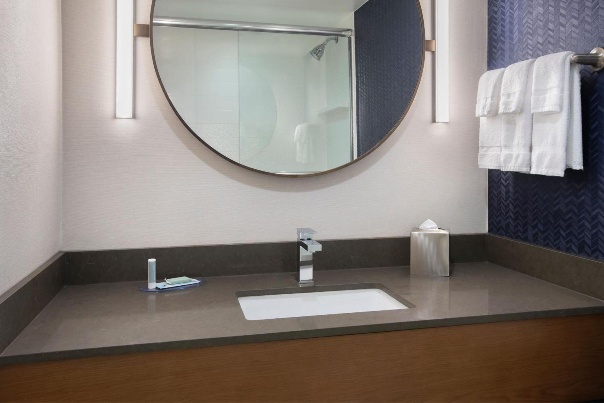 Fairfield By Marriott Rochester Henrietta/University Area Екстериор снимка