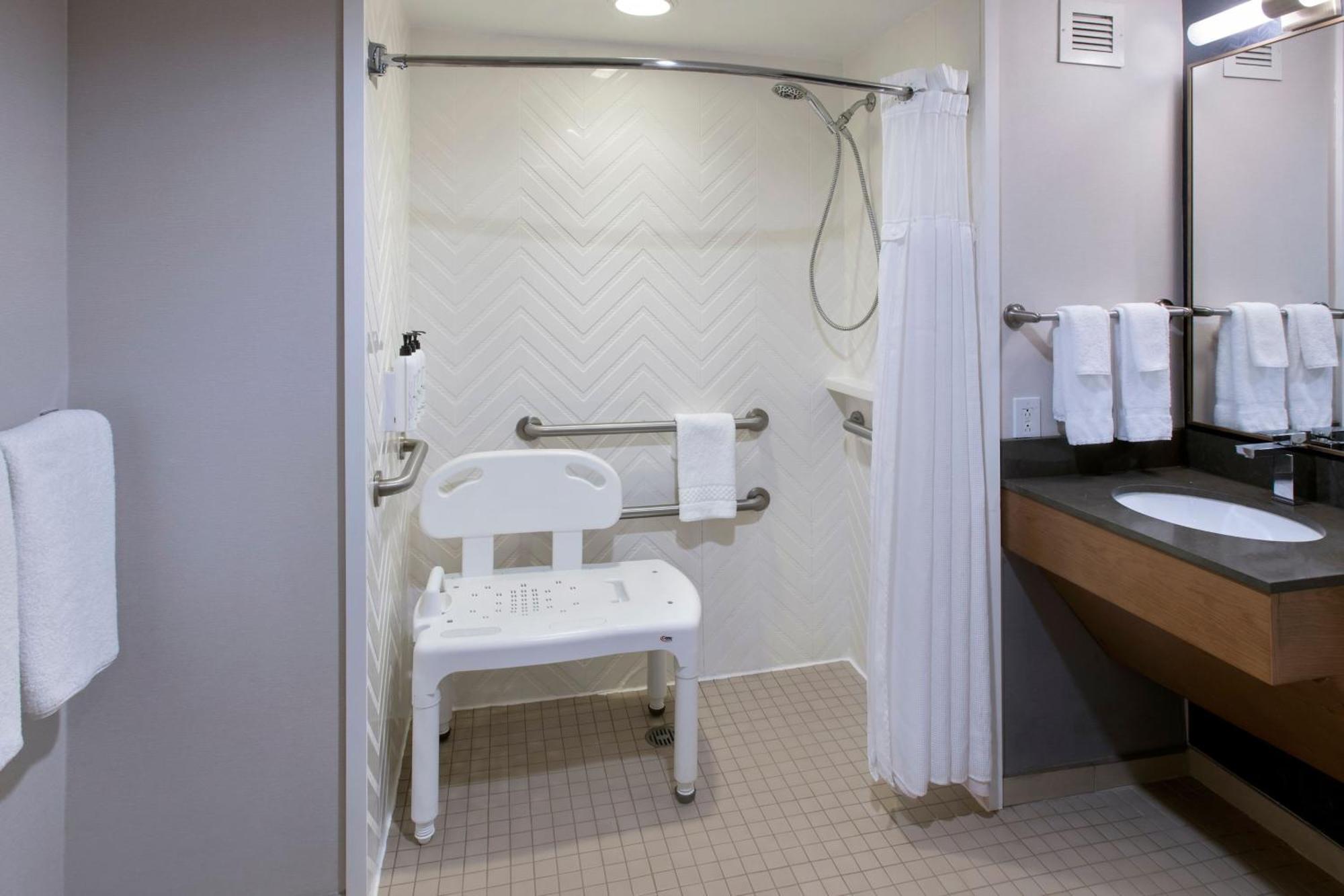 Fairfield By Marriott Rochester Henrietta/University Area Екстериор снимка